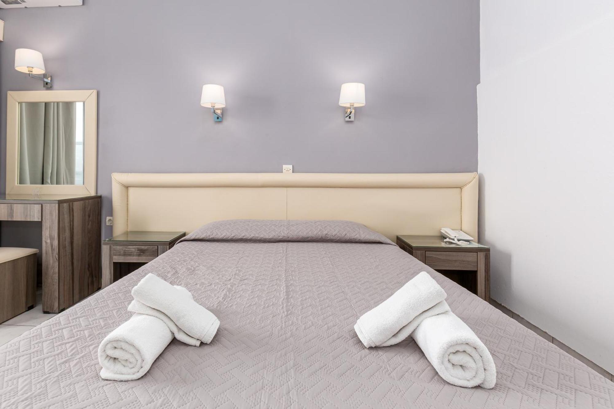 Oasis 3* Perama (Corfu)