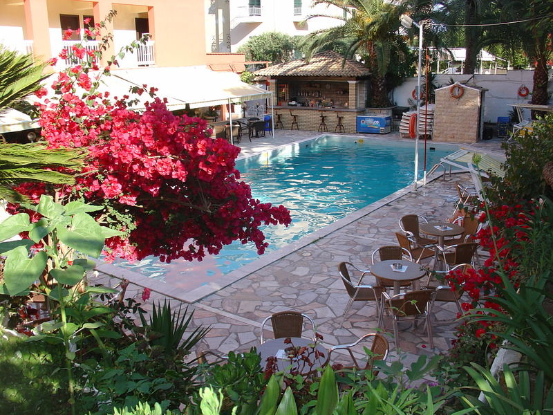 Hotel Oasis