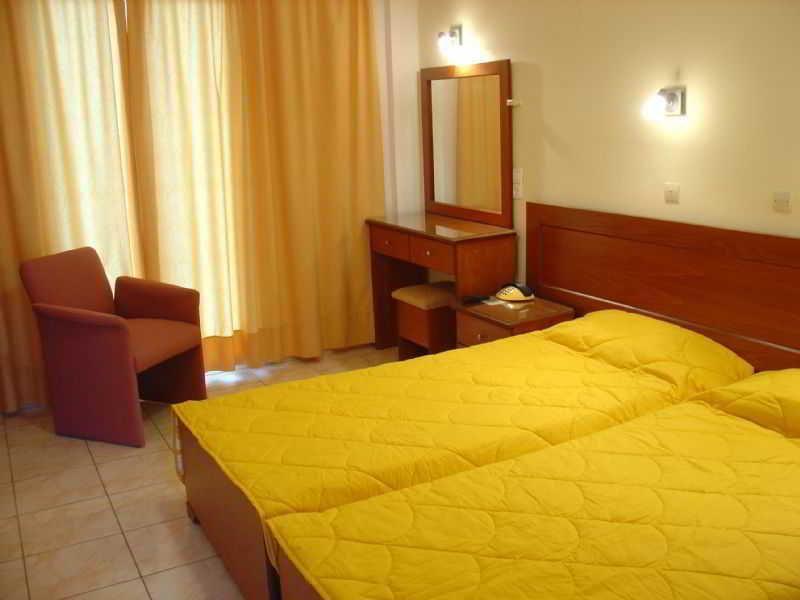 Hotel Oasis Perama (Corfu)